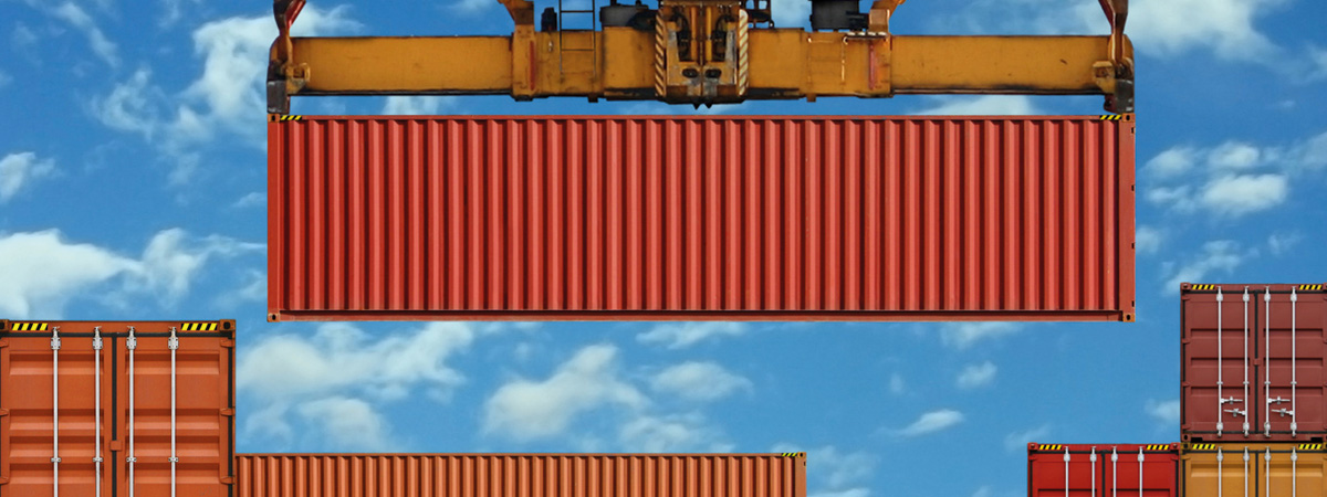 Hafencontainer am Kran